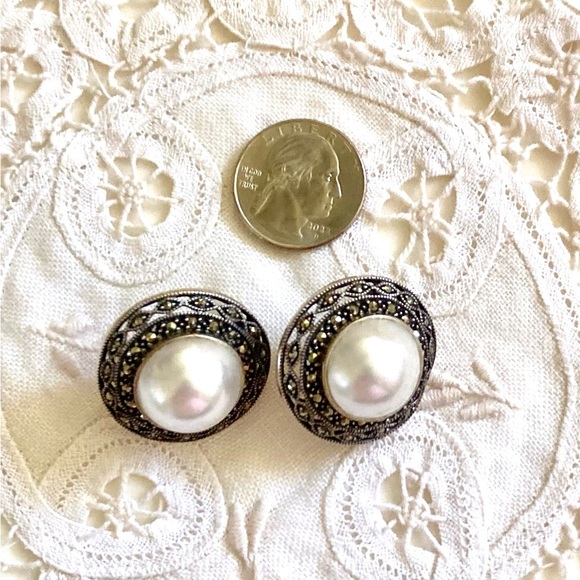 VINTAGE MARCASITE AND PEARL Sterling Earrings - Picture 4 of 6